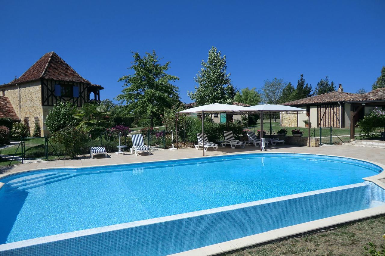 Au Jardin Fleuri Hotel Bosset Luaran gambar